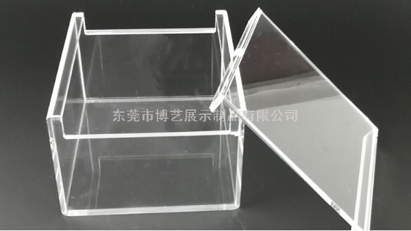 在定制亞克力展示架時，絲印應該注意一些什么事項呢？