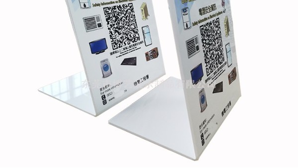 作為亞克力展示架廠商，應該怎樣做展示架才不會發黃呢？